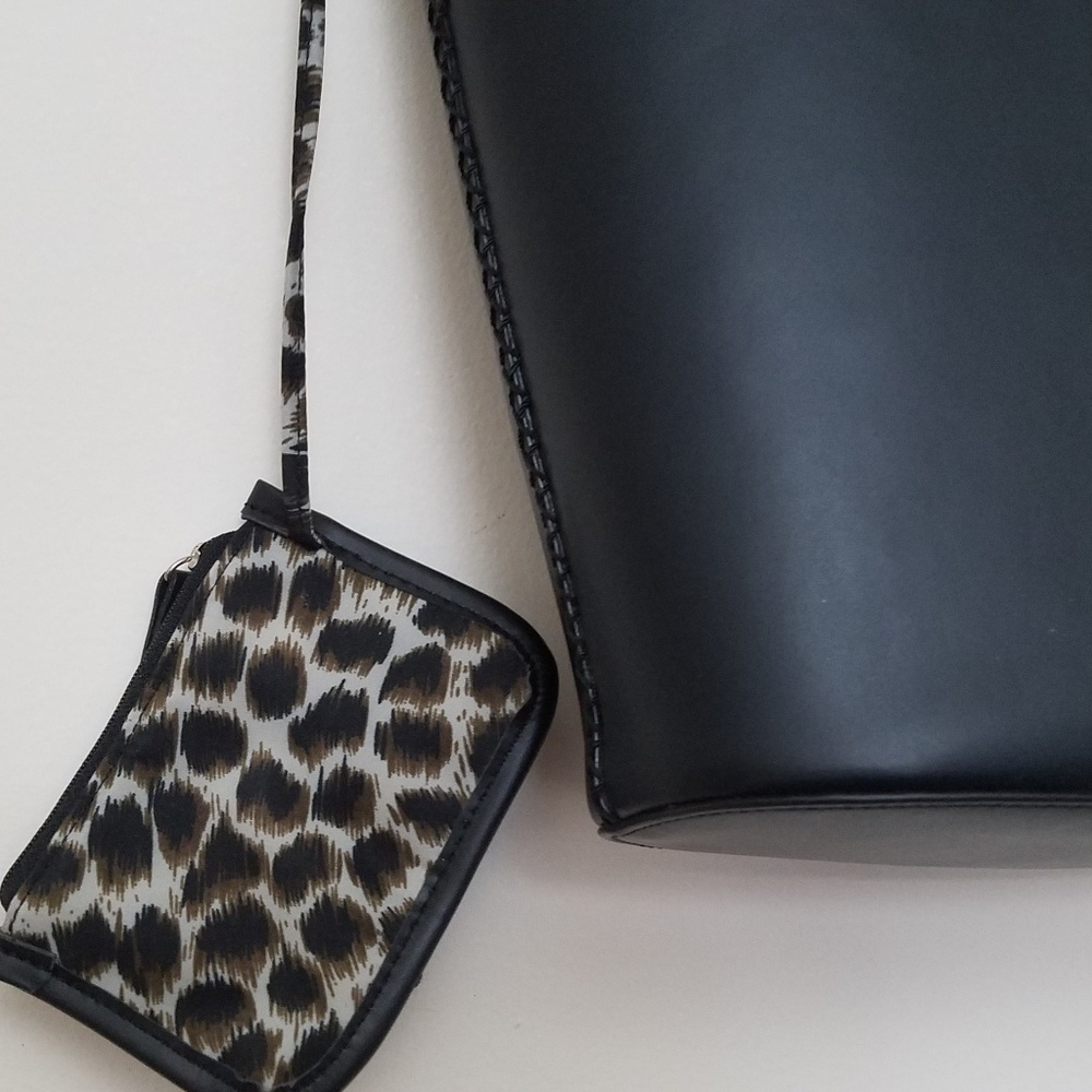 Bucket Bag With Matching Wallet - image 7